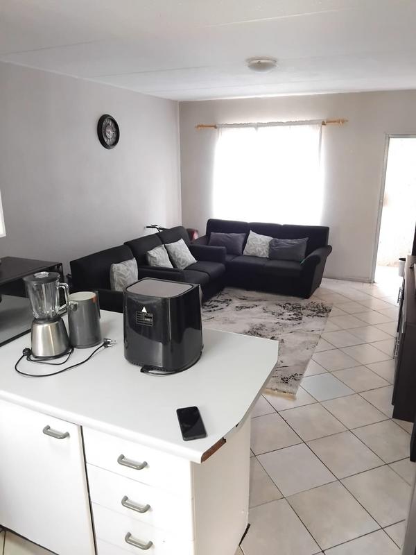 2 Bedroom Property for Sale in Kannoniers Park North West